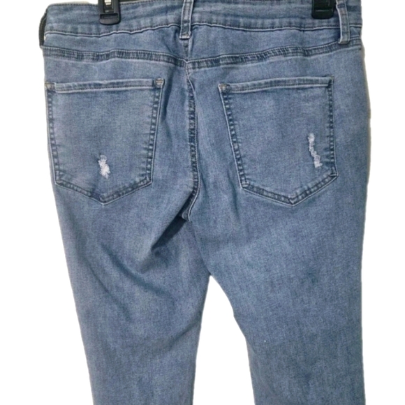 NWOT Distressed Jeans 15/32W - Picture 3 of 4